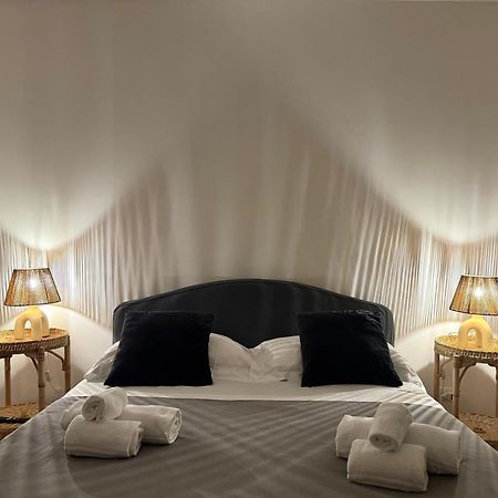 Villa Maria - Apartments In Villa With Pool Полиняно а Маре Екстериор снимка