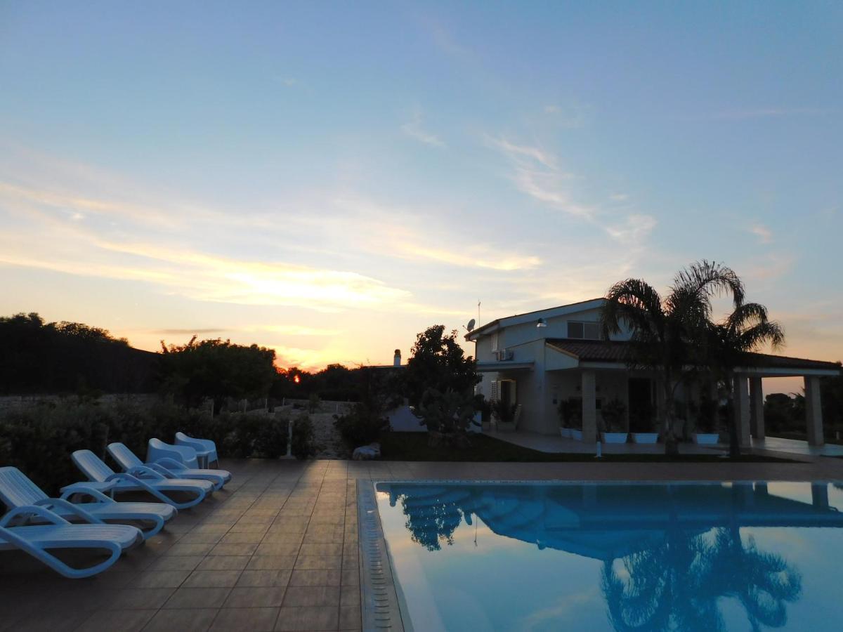 Villa Maria - Apartments In Villa With Pool Полиняно а Маре Екстериор снимка