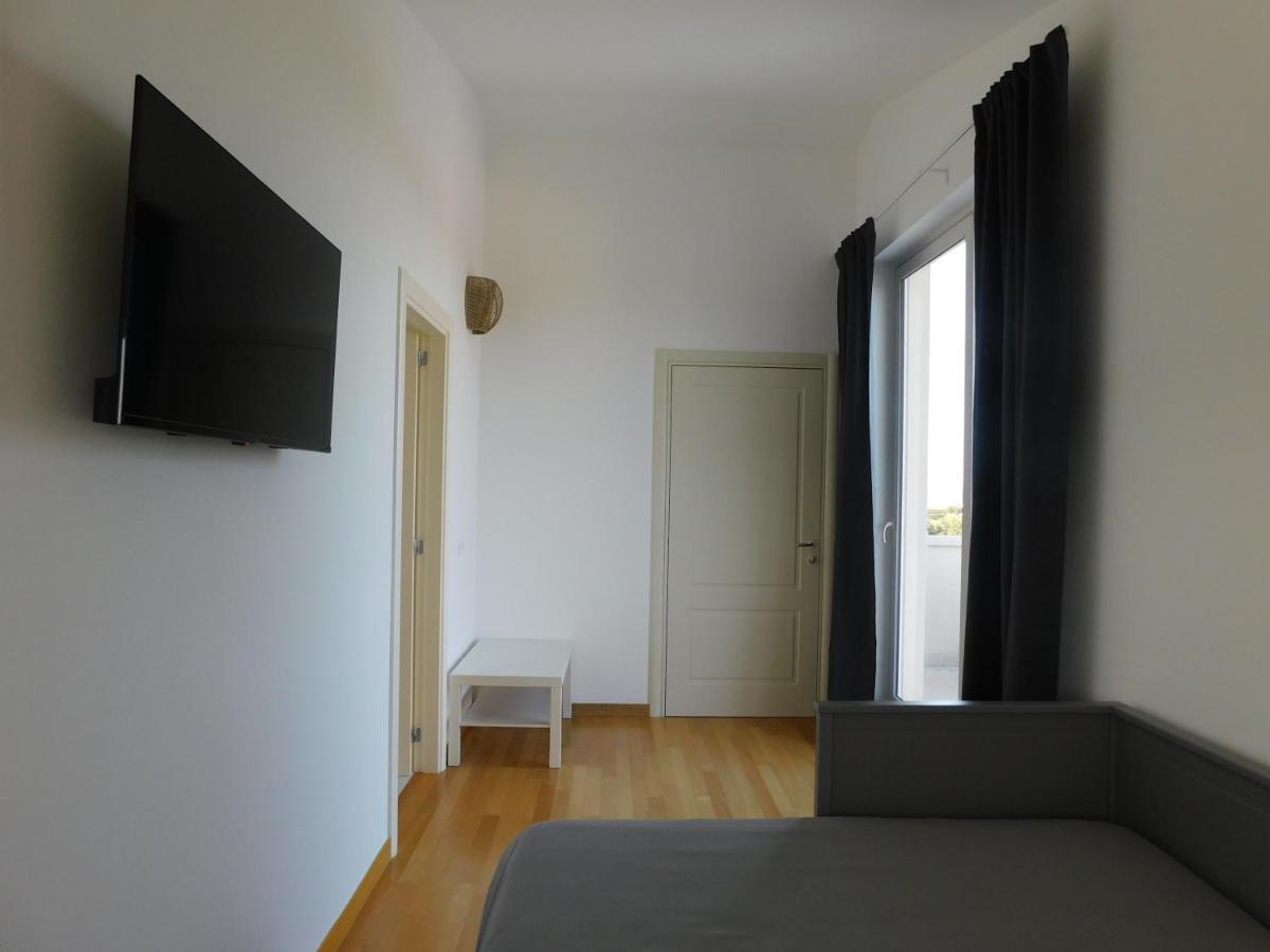 Villa Maria - Apartments In Villa With Pool Полиняно а Маре Екстериор снимка