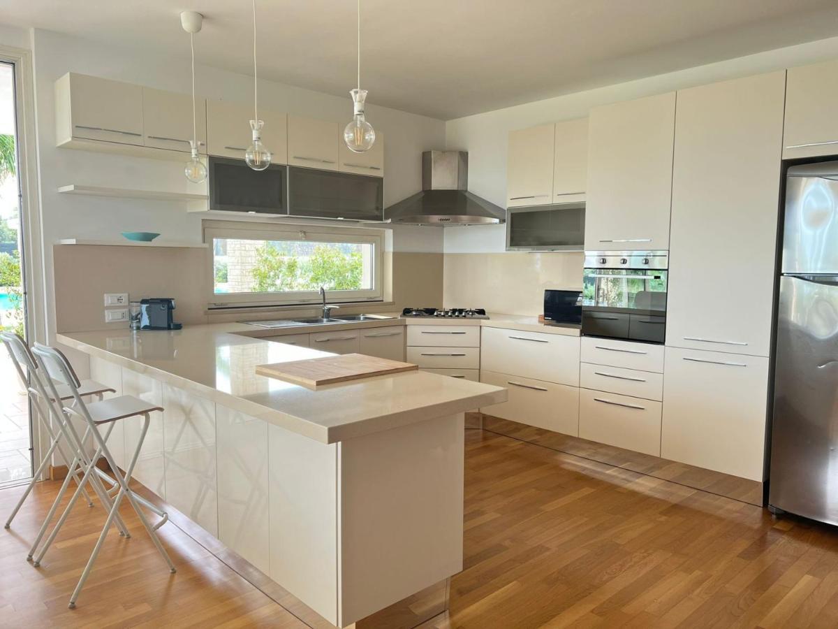 Villa Maria - Apartments In Villa With Pool Полиняно а Маре Екстериор снимка