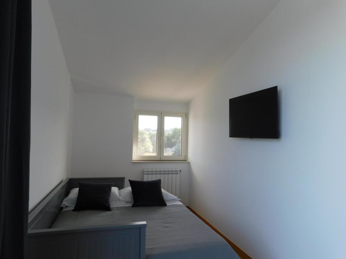 Villa Maria - Apartments In Villa With Pool Полиняно а Маре Екстериор снимка