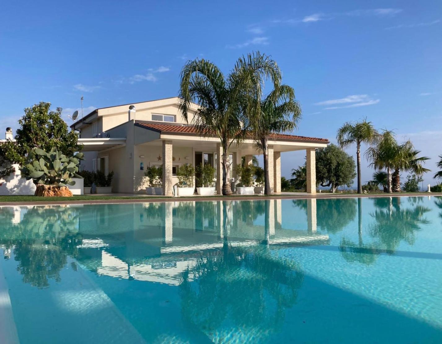 Villa Maria - Apartments In Villa With Pool Полиняно а Маре Екстериор снимка